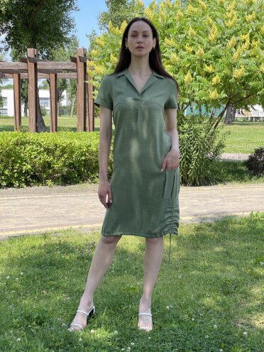 Платье-рубашка цвета хаки с боковой сборкой 5739