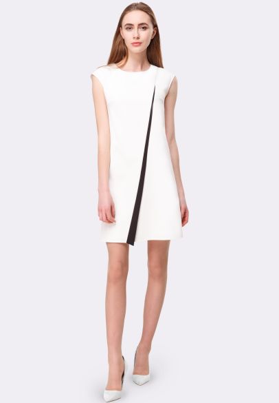 Сукня біла з чорною декоративною планкою 5526