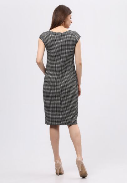 Трикотажна сукня з чорно-білим геометричним принтом 5721