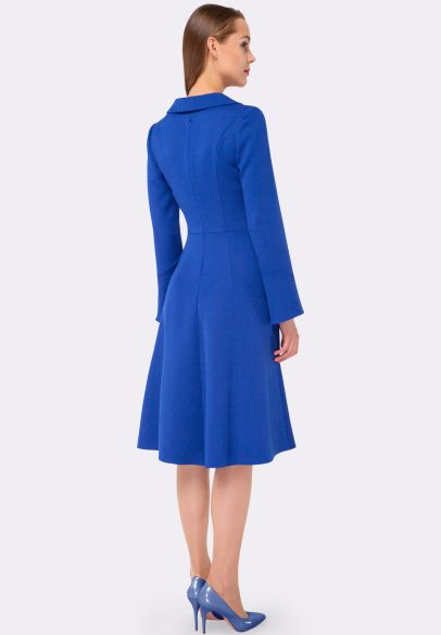 Платье насыщенного синего цвета с отложным воротничком 5491