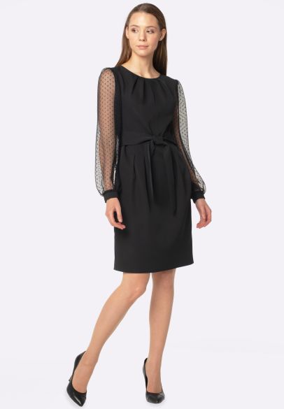 Чорна сукня з прозорими рукавами та декоративним поясом 5629