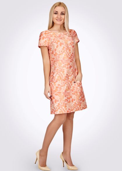 Персикова сукня прямого силуету з жакардової тканини 5414