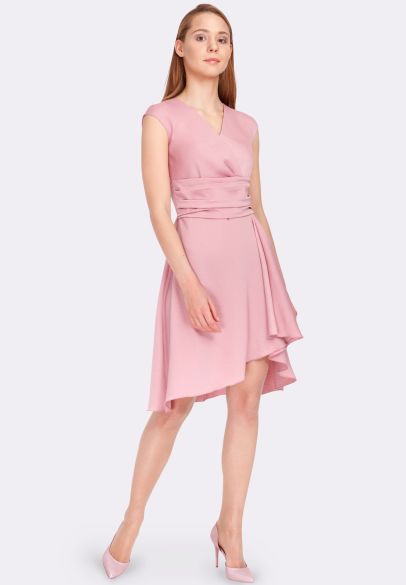 Нежно-розовое платье с асимметричной юбкой 5586p