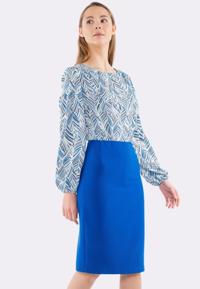 Комбинированное платье синего цвета с объемными рукавами 5576