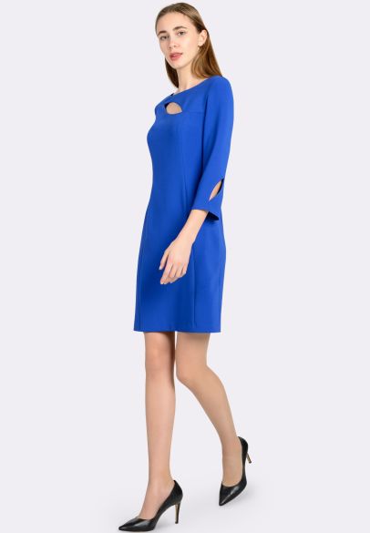 Платье футляр ярко-синее с фигурными вырезами 5566